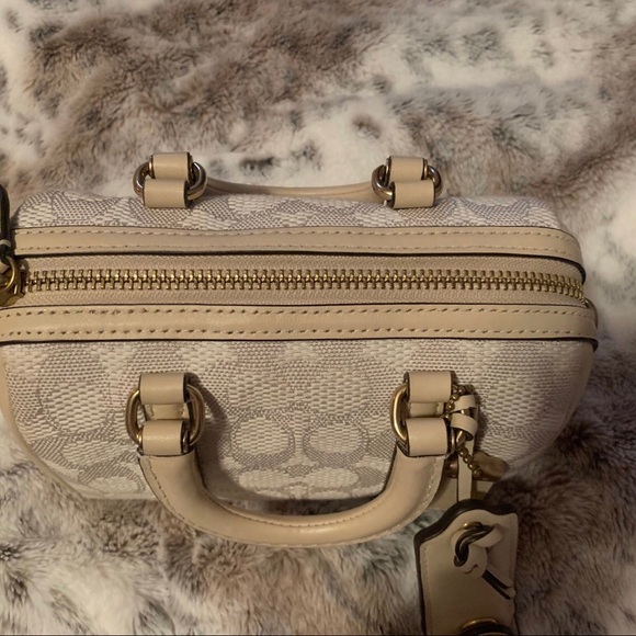 Coach logo ruby 18 - Picture 3 of 9